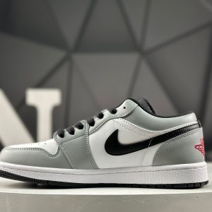 Nike Air Jordan 1 Low 01211 Sneakers