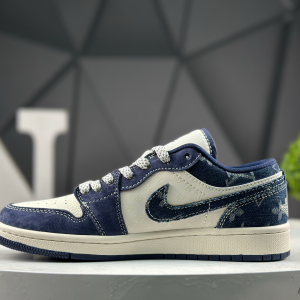 Nike Air Jordan 1 Low YX5066-368 Sneakers