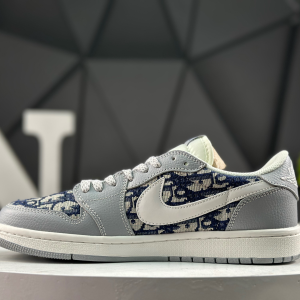 Nike Air Jordan 1 Low x Travis Scott DZ5899-004 Sneakers