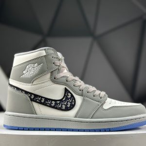 Nike Air Jordan 1 Retro High CN8607-002 Sneakers