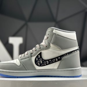 Nike Air Jordan 1 Retro High CN8607-002 Sneakers