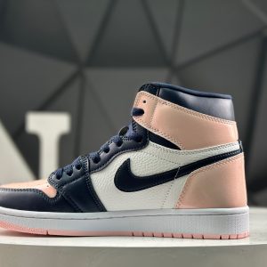 Nike Air Jordan 1 Retro High DD9335-641 Sneakers