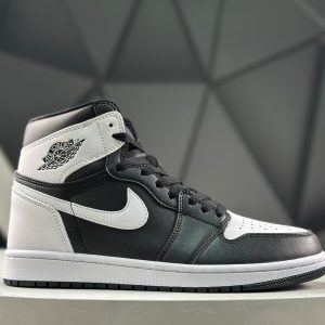 Nike Air Jordan 1 Retro High DZ5485-010 Sneakers