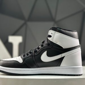 Nike Air Jordan 1 Retro High DZ5485-010 Sneakers