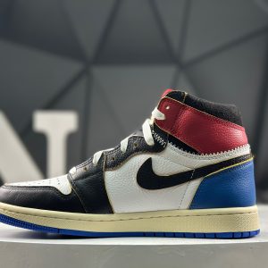 Nike Air Jordan 1 Retro High IO7847-002 Sneakers