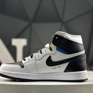 Nike Air Jordan 1 Retro High II7282-100 Sneakers
