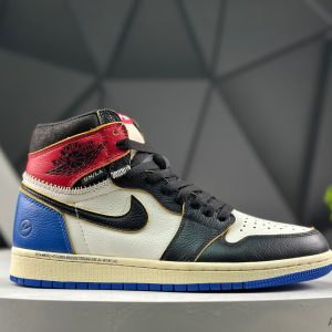 Nike Air Jordan 1 Retro High DZ5485-008 Sneakers