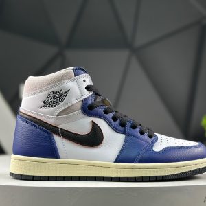 Nike Air Jordan 1 Retro High DZ5485-008 Sneakers