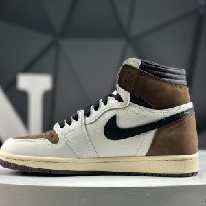 Nike Air Jordan 1 Retro High CD4487-001 Sneakers