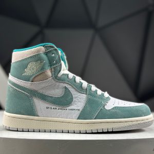 Nike Air Jordan 1 Retro High 555088-311 Sneakers
