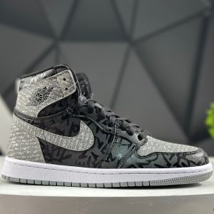 Nike Air Jordan 1 Retro High 555088-063 Sneakers