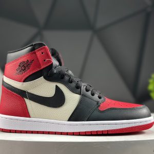 Nike Air Jordan 1 Retro High 555088-610 Sneakers