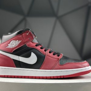 Nike Air Jordan 1 Retro High DQ8423-061 Sneakers