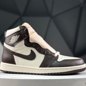 Nike Air Jordan 1 Retro High FD2596-200 Sneakers