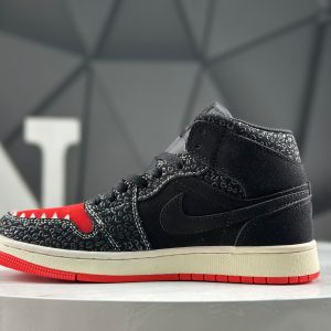 Nike Air Jordan 1 Retro High DN4904-001 Sneakers