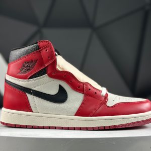 Nike Air Jordan 1 Retro High DZ5485-612 Sneakers