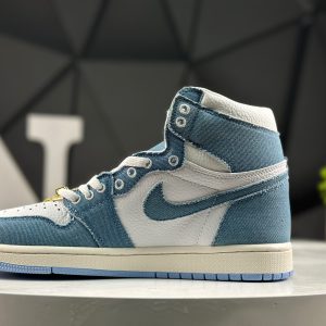 Nike Air Jordan 1 Retro High DM9036-104 Sneakers