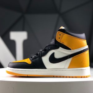 Nike Air Jordan 1 Retro High 555088-711 Sneakers