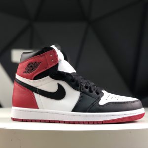 Nike Air Jordan 1 Retro High 555088-125 Sneakers