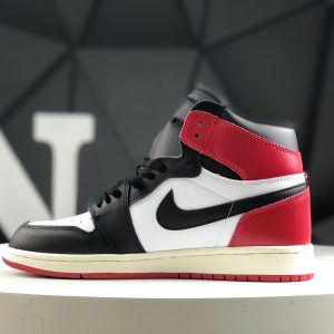 Nike Air Jordan 1 Retro High DZ5485-106 Sneakers