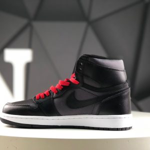 Nike Air Jordan 1 Retro High 555088-028 Sneakers