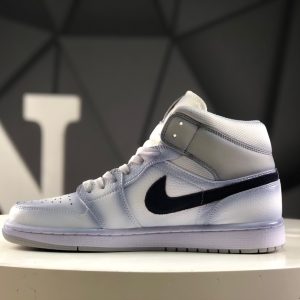 Nike Air Jordan 1 Retro High BQ8038-100 Sneakers