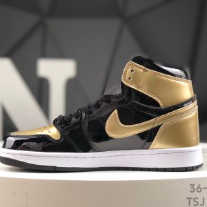 Nike Air Jordan 1 Retro High 861428-001 Sneakers
