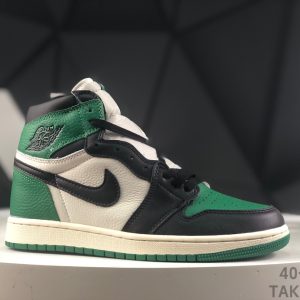 Nike Air Jordan 1 Retro High 555088-302 Sneakers