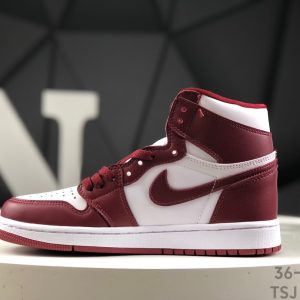 Nike Air Jordan 1 Retro High DZ5485-160 Sneakers