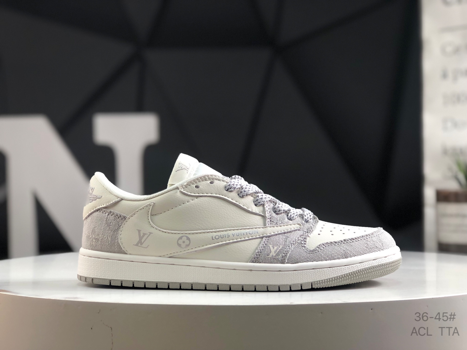 Nike Air Jordan 1 Low x Travis Scott Fragment Reverse Mocha DM7866-100 Sneakers