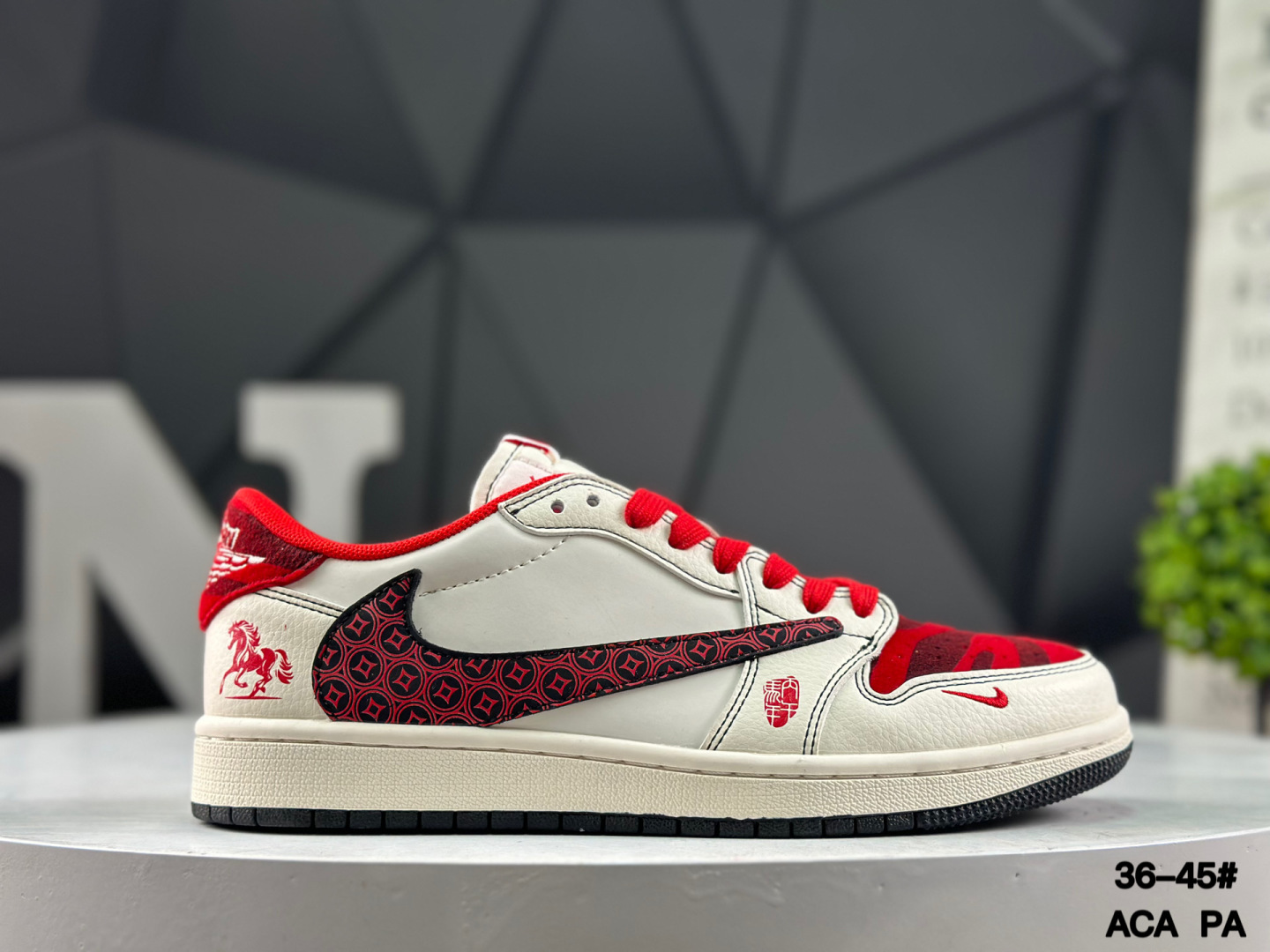 Nike Air Jordan 1 Low x Travis Scott DX5688-001 Sneakers