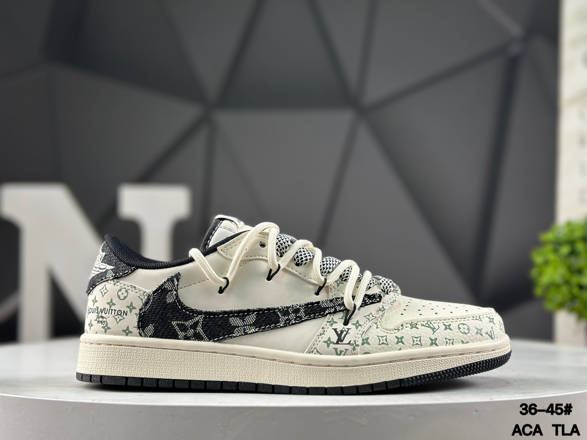 Nike Air Jordan 1 Low x Travis Scott YX5066-325 Sneakers