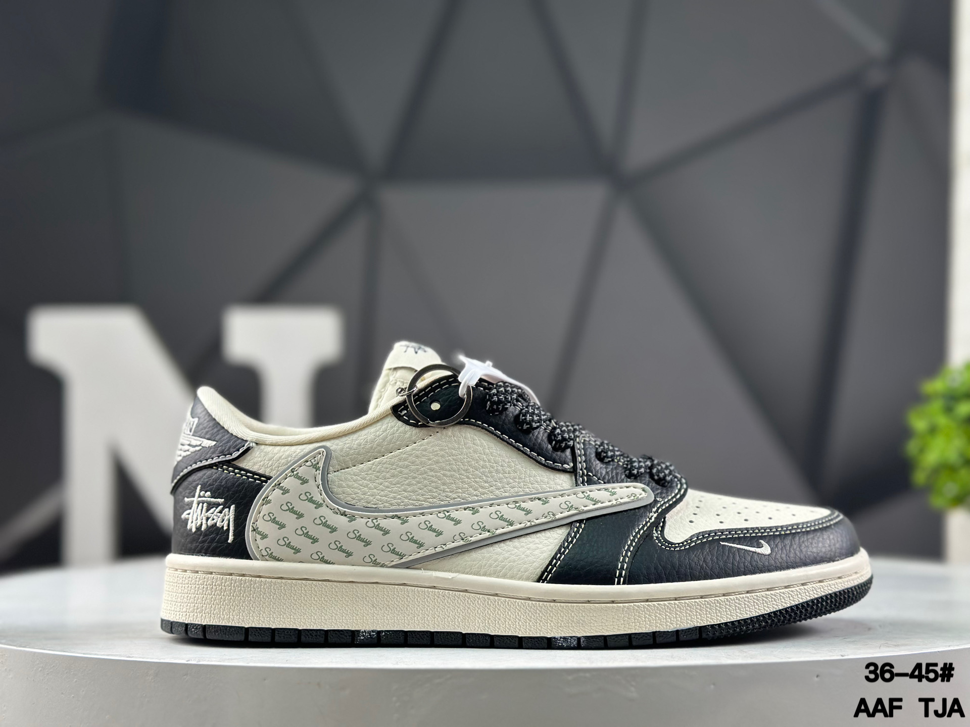 Nike Air Jordan 1 Low x Travis Scott HH7518-087 Sneakers
