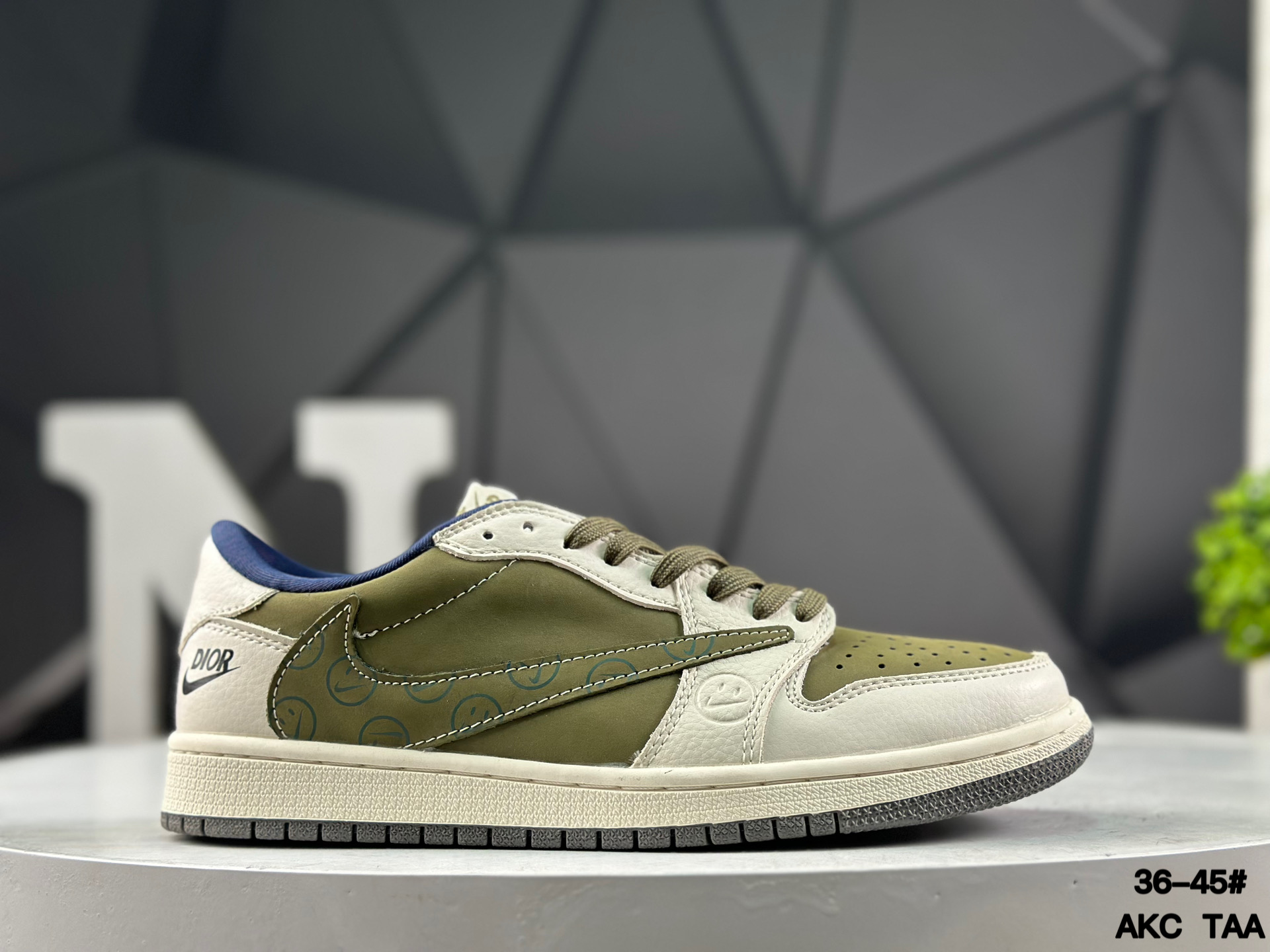 Nike Air Jordan 1 Low x Travis Scott Fragment LD2025-008 Sneakers