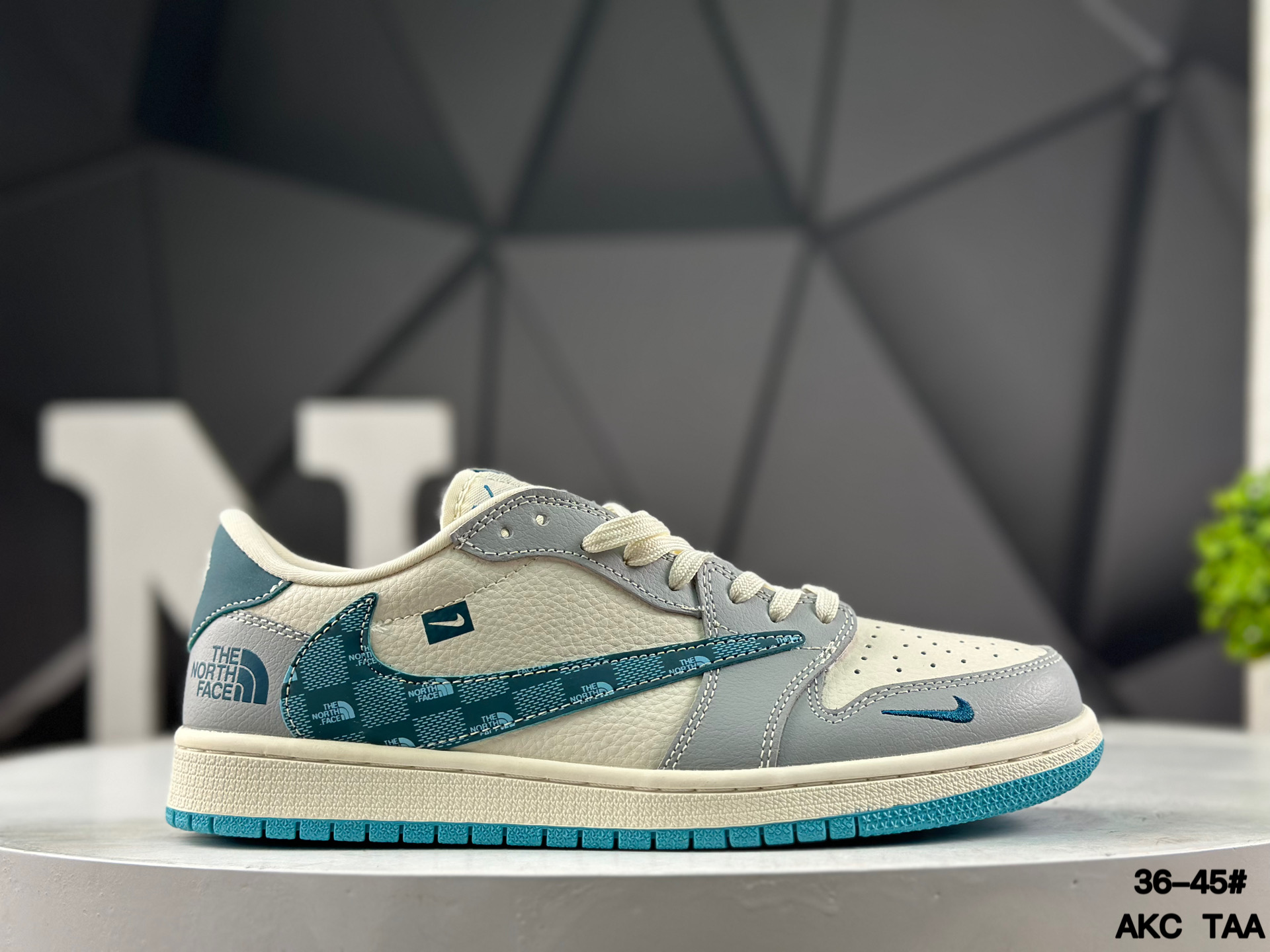 Nike Air Jordan 1 Low x Travis Scott Fragment LD2025-016 Sneakers