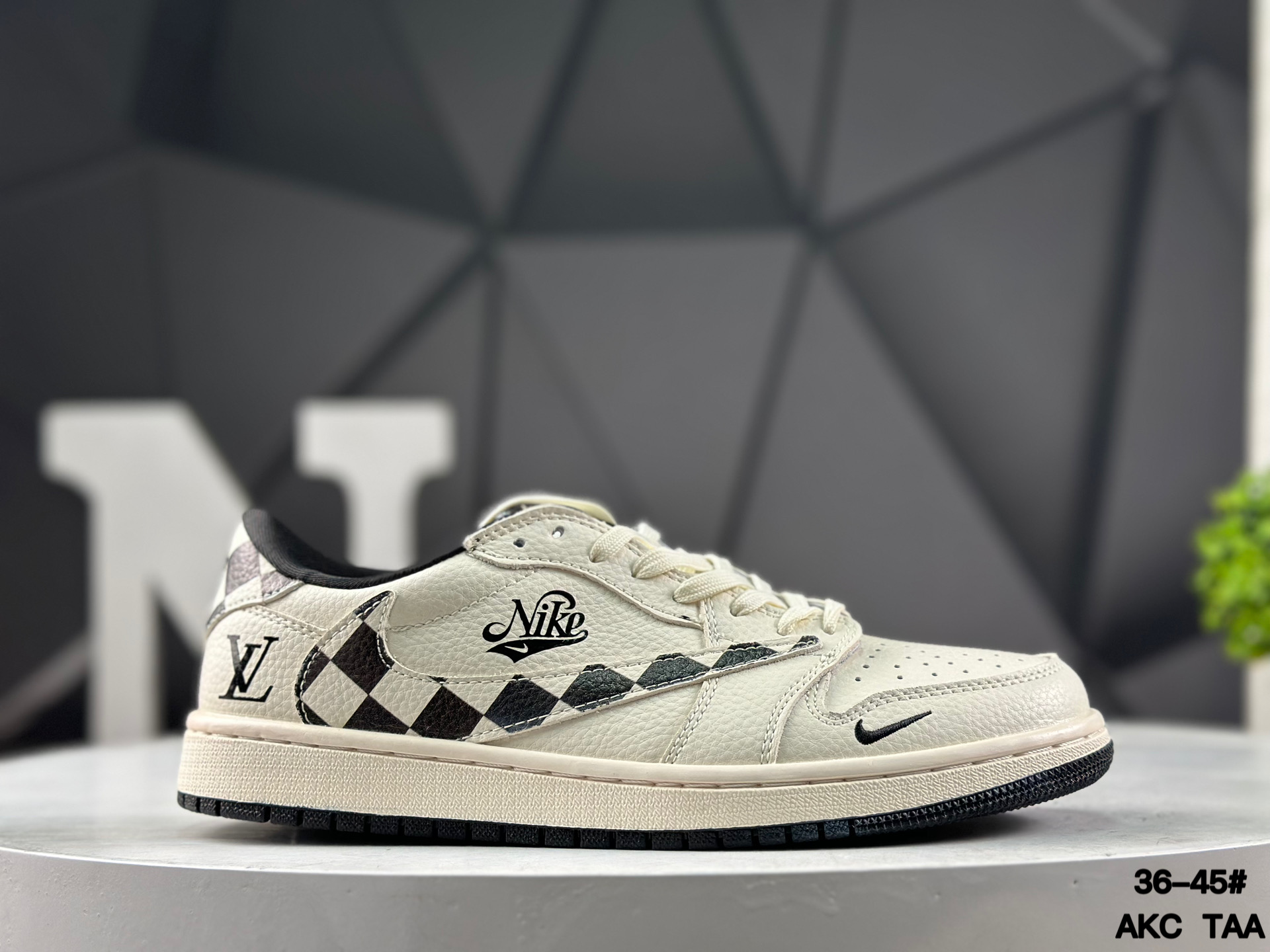 Nike Air Jordan 1 Low x Travis Scott Fragment LD2028-040 Sneakers