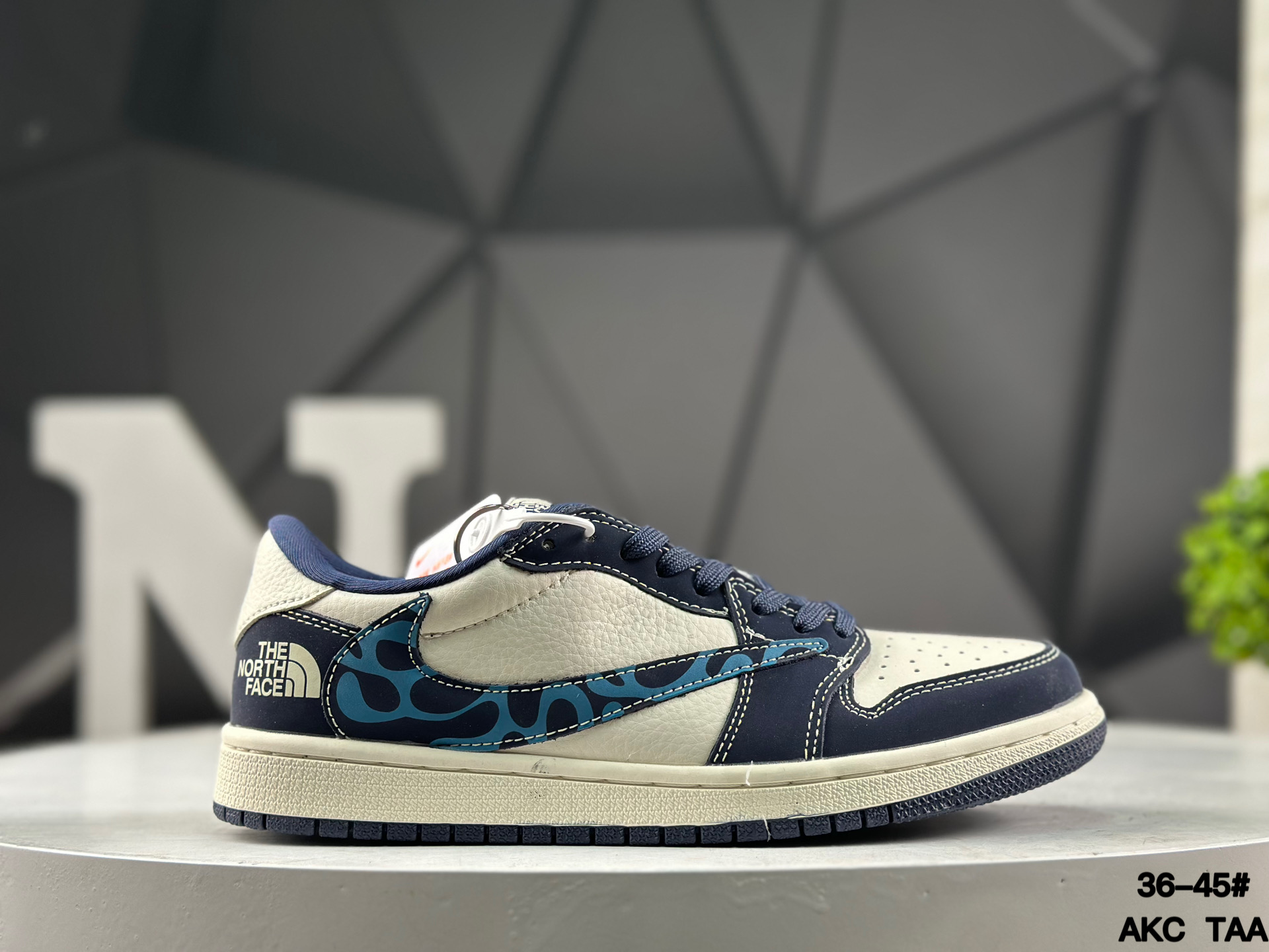 Nike Air Jordan 1 Low x Travis Scott Fragment LD2025-003 Sneakers
