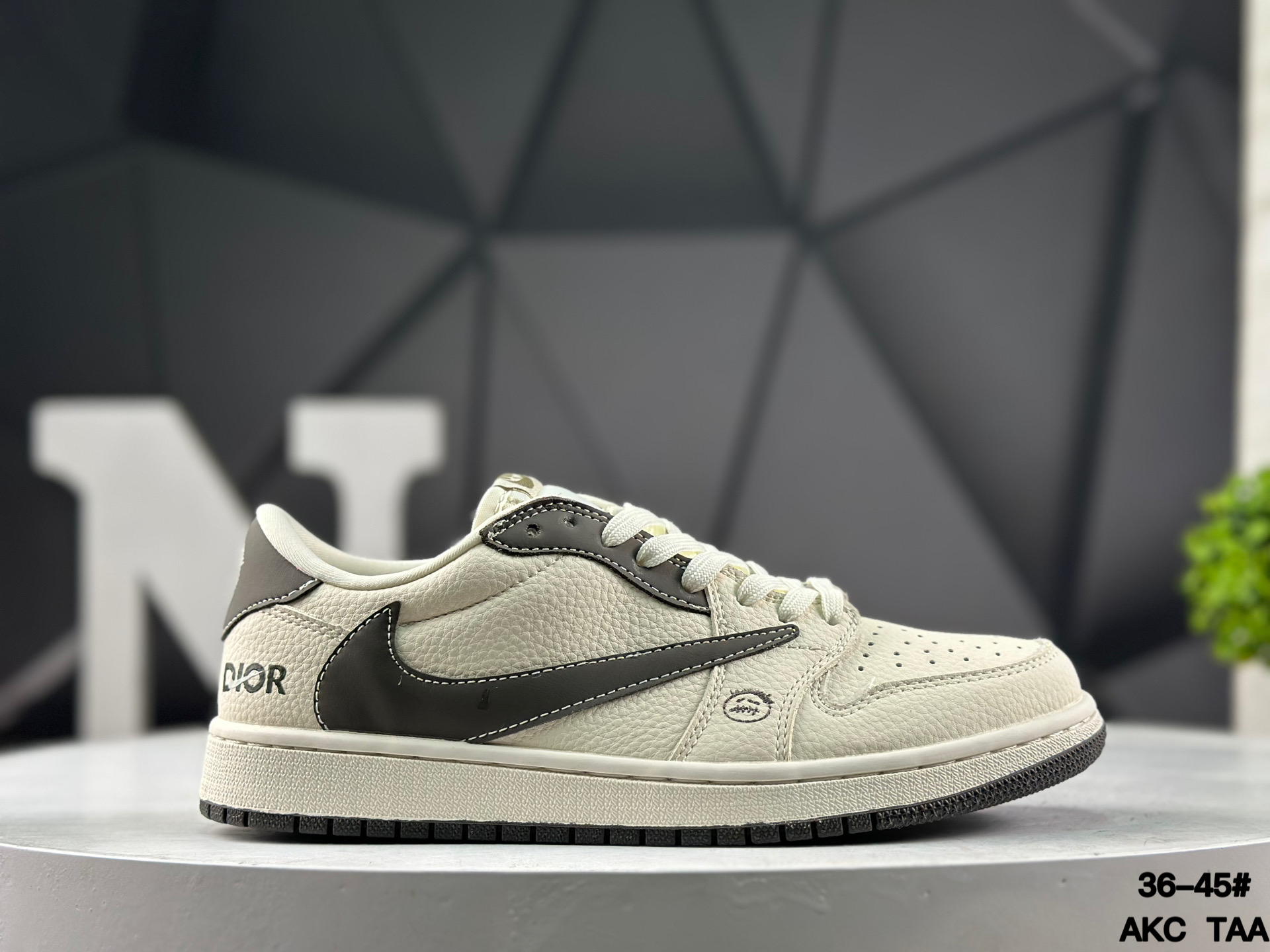 Nike Air Jordan 1 Low x Travis Scott Fragment LD2025-006 Sneakers