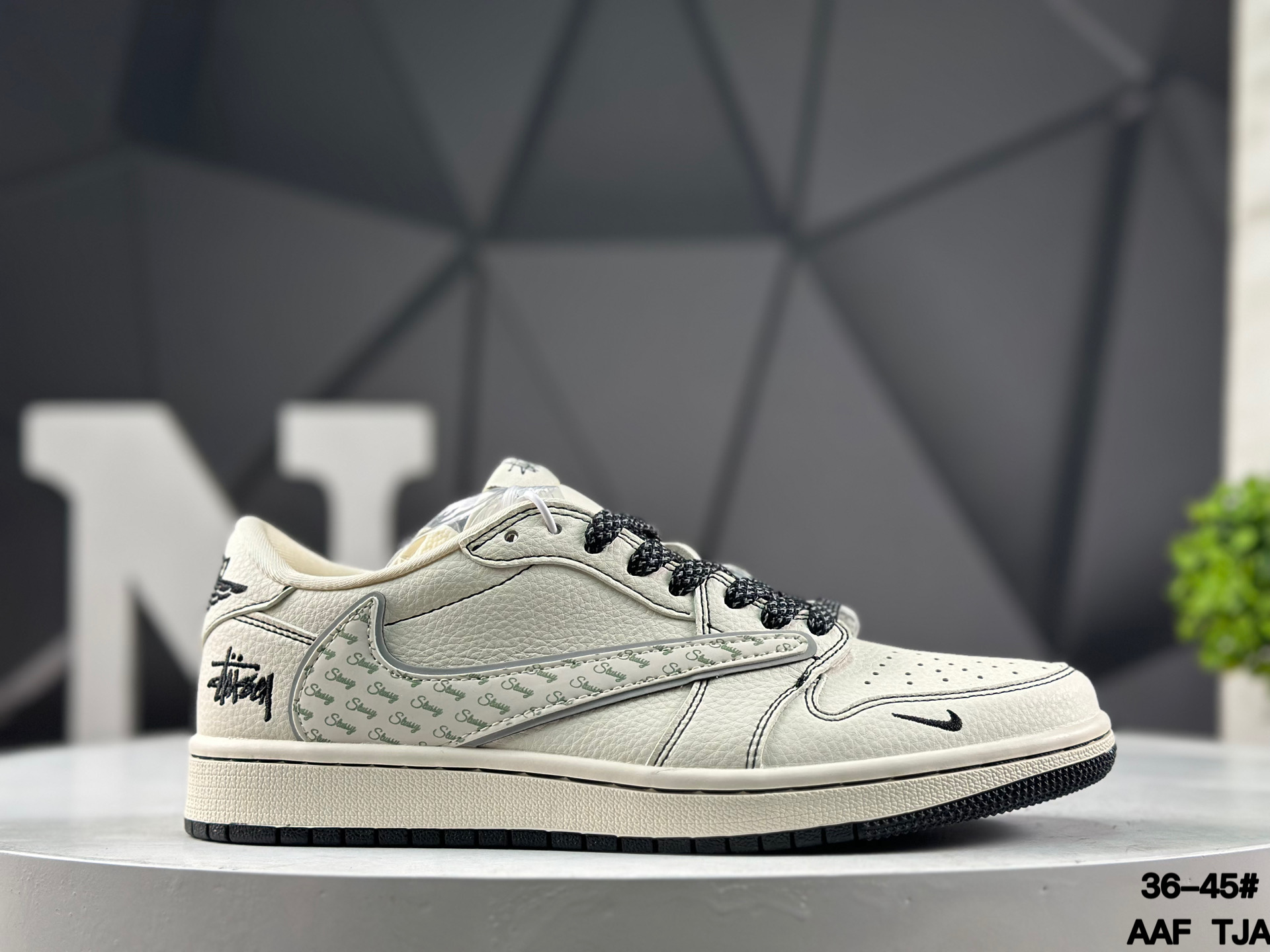Nike Air Jordan 1 Low x Travis Scott HH7518-086 Sneakers