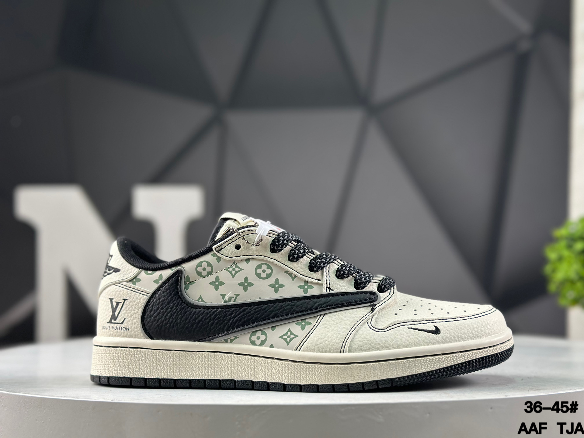 Nike Air Jordan 1 Low x Travis Scott HH7518-090 Sneakers