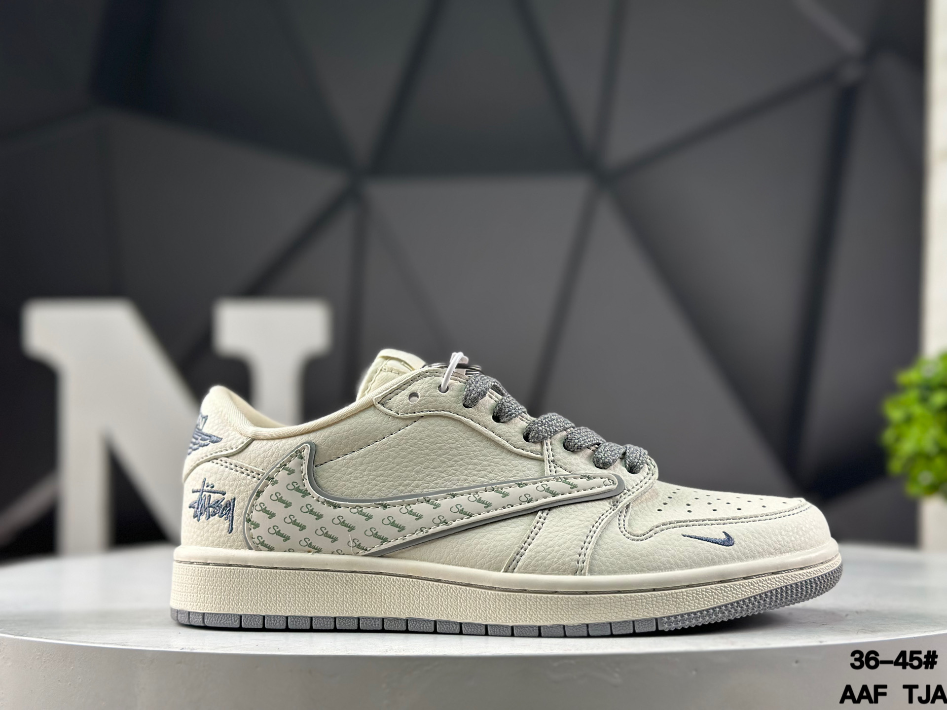 Nike Air Jordan 1 Low x Travis Scott HH7518-085 Sneakers