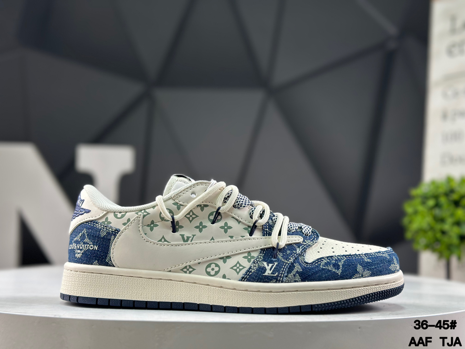 Nike Air Jordan 1 Low x Travis Scott YX5066-322 Sneakers