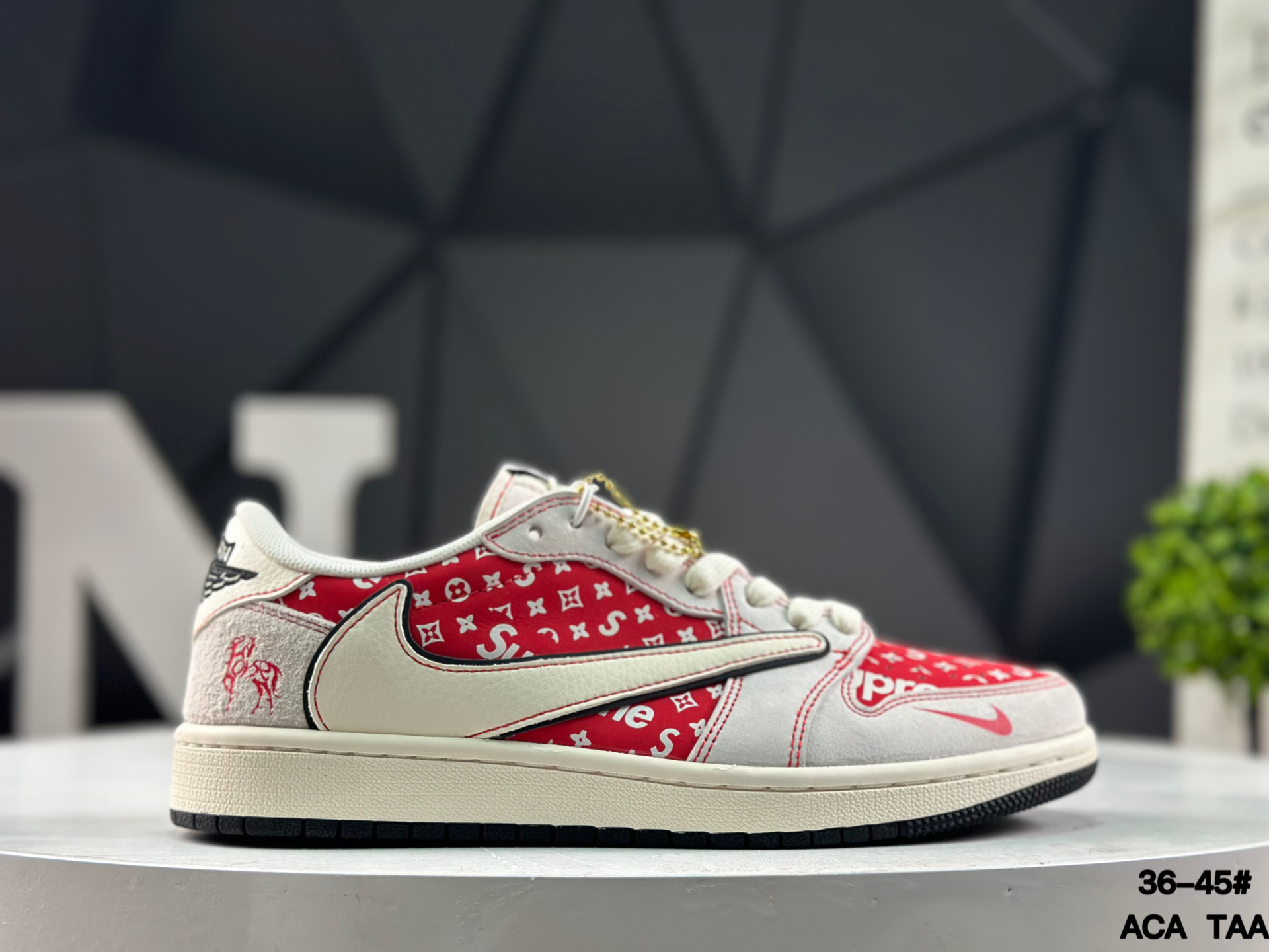 Nike Air Jordan 1 Low x Travis Scott JP2126-113 Sneakers