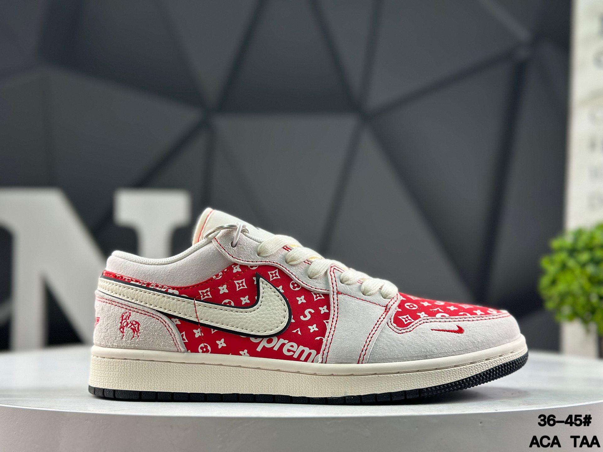 Nike Air Jordan 1 Low x Travis Scott JP2126-123 Sneakers
