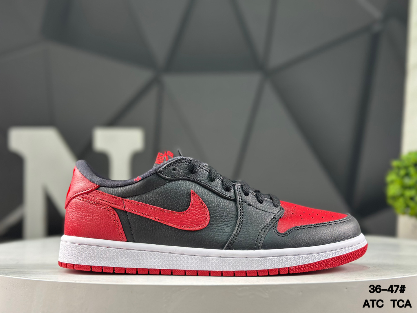 Nike Air Jordan 1 Low IW6276-001 Sneakers