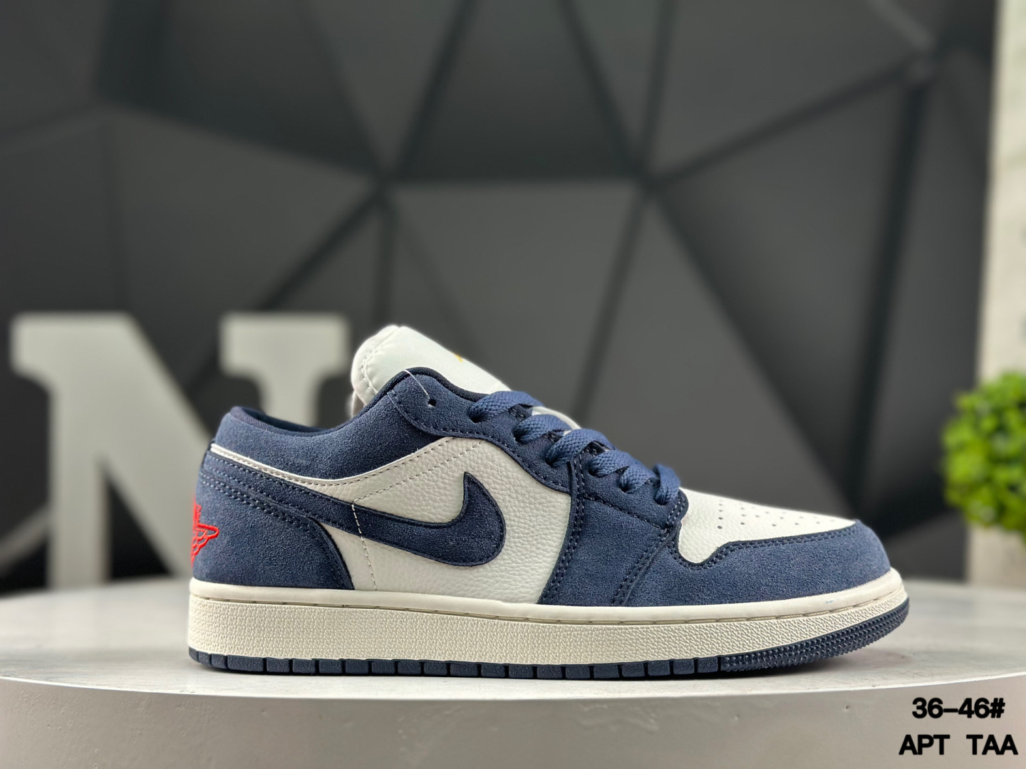 Nike Air Jordan 1 Low IO7448-400 Sneakers