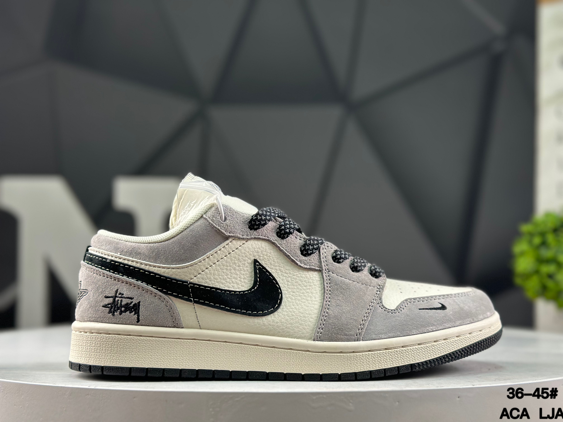 Nike Air Jordan 1 Low XX3318-508 Sneakers