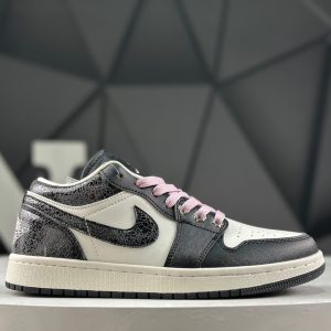 Nike Air Jordan 1 Low II0559-001 Sneakers