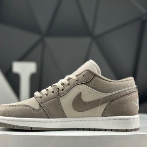Nike Air Jordan 1 Low IU7552-040 Sneakers