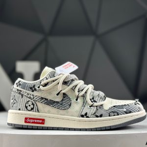 Nike Air Jordan 1 Low YX5066-372 Sneakers